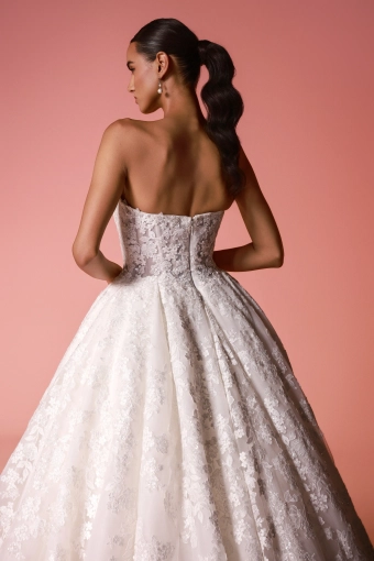 Dany Tabet #Amaya #12 backface vertical cropped thumbnail