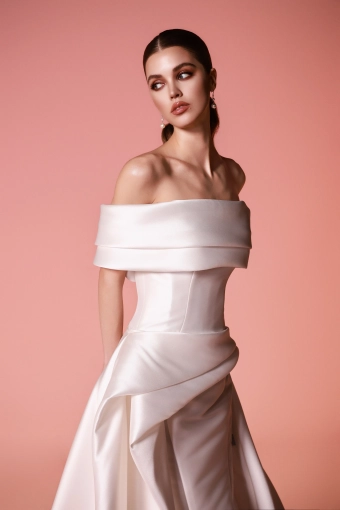 Dany Tabet #Evira #10 frontface vertical cropped thumbnail