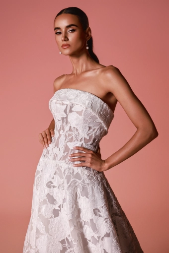 Dany Tabet #Mila #3 frontface vertical cropped thumbnail