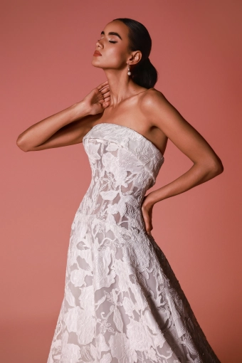 Dany Tabet #Mila #4 frontface vertical cropped thumbnail