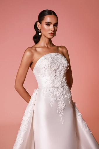 Dany Tabet #Rivara #6 frontface vertical cropped thumbnail