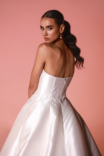 Dany Tabet #Samira #4 backface vertical cropped thumbnail