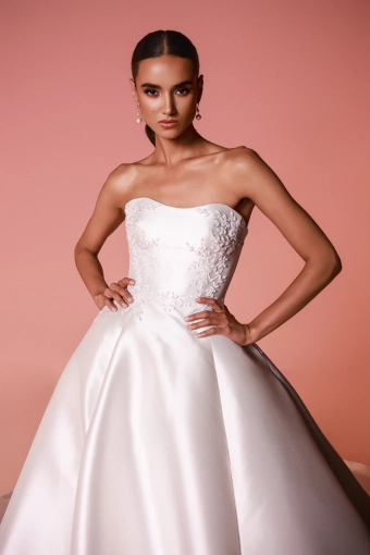 Dany Tabet #Samira #3 frontface vertical cropped thumbnail
