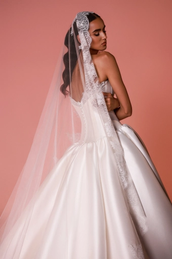 Dany Tabet #Valenne #6 backface vertical cropped thumbnail