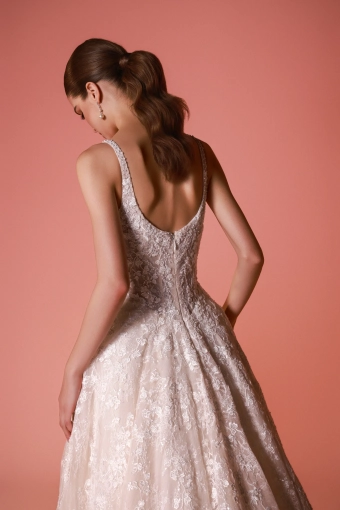 Dany Tabet #Veda #3 backface vertical cropped thumbnail