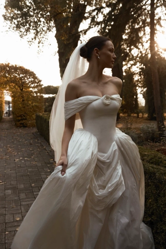 Alon Livne Beth #8 frontface vertical cropped thumbnail