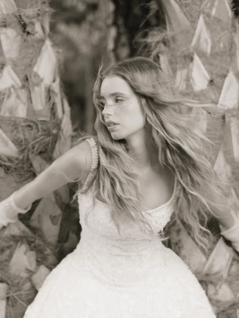 Hayley Paige Prima Entrata #4 frontface vertical cropped thumbnail
