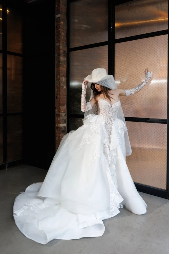 Hayley Paige Third Kiss #3 frontface vertical thumbnail