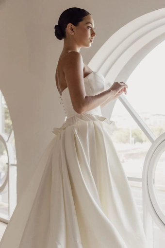 Trish Peng #Fleur #9 vertical cropped thumbnail