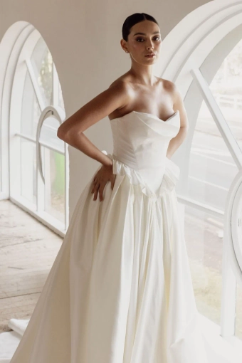 Trish Peng #Fleur #7 frontface vertical cropped thumbnail