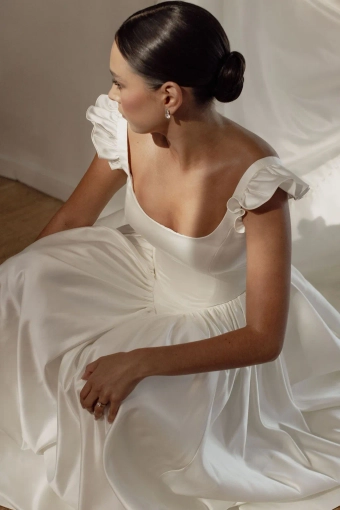 Trish Peng #Grace #4 frontface vertical cropped thumbnail