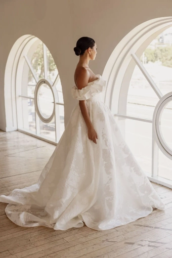 Trish Peng #Lucia #2 vertical thumbnail