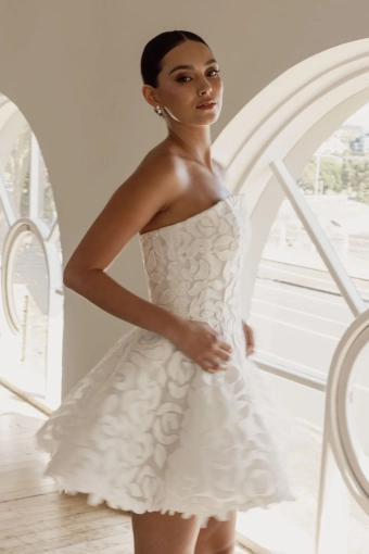 Trish Peng #Odette Mini #3 frontface vertical cropped thumbnail