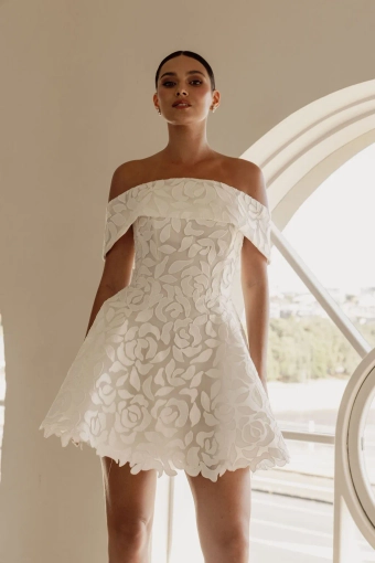Trish Peng #Odette Mini #2 frontface vertical cropped thumbnail