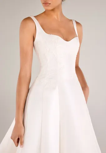 Anne Barge Couture Style #King #11 frontface vertical cropped thumbnail