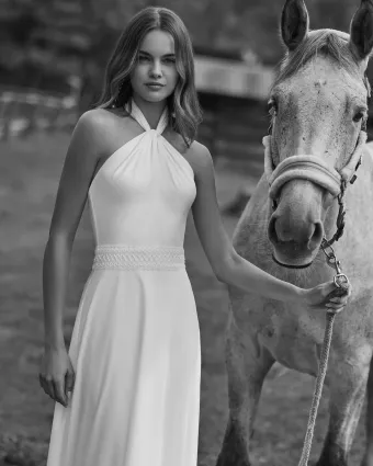 Alma Novia 1B09 #2 frontface vertical cropped thumbnail