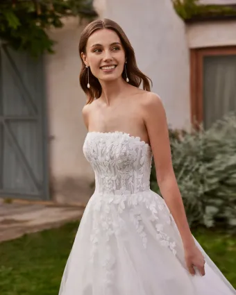 Alma Novia 1B37 #2 frontface vertical cropped thumbnail