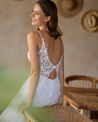 Alma Novia 1B45 #2 backface vertical cropped thumbnail