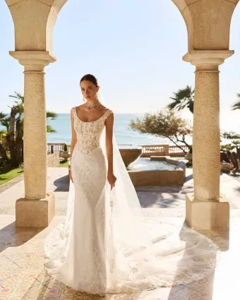 Luna Novias 2S18 #0 default frontface vertical thumbnail