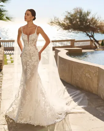 Luna Novias 2S22 #0 default frontface vertical thumbnail