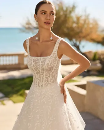 Luna Novias 2S25 #2 frontface vertical cropped thumbnail