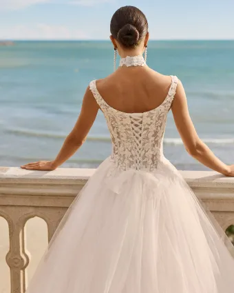 Luna Novias 2S33 #3 backface vertical cropped thumbnail