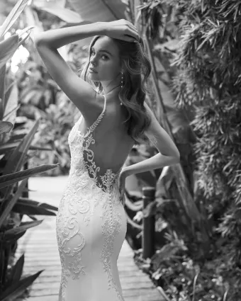 Adriana Alier 7N25 #2 backface vertical cropped thumbnail