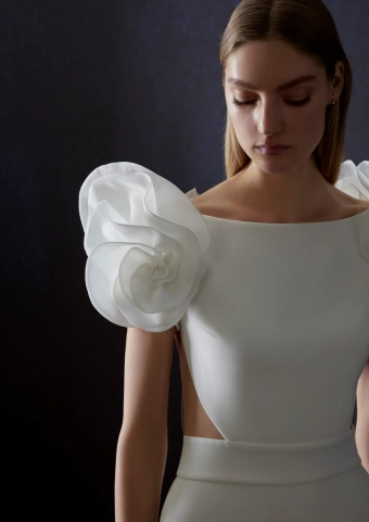 Atelier Pronovias  Alzina #4 frontface vertical cropped thumbnail