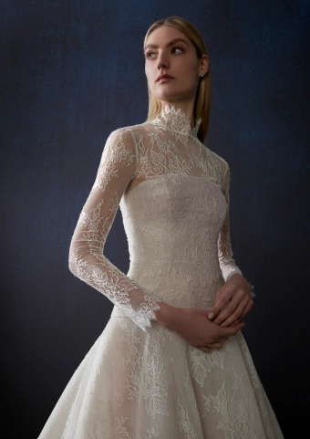 Atelier Pronovias  Canal #4 frontface vertical cropped thumbnail
