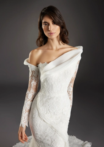 Atelier Pronovias  Domenech #4 frontface vertical cropped thumbnail