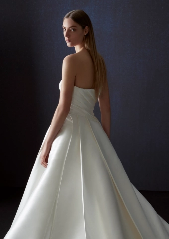 Atelier Pronovias  Vespra #4 backface vertical cropped thumbnail