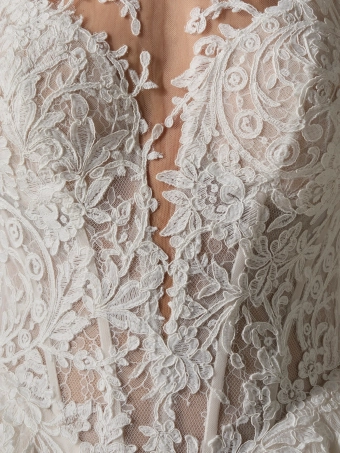 Privee by Pronovias  Calyxor #4 frontface vertical cropped thumbnail