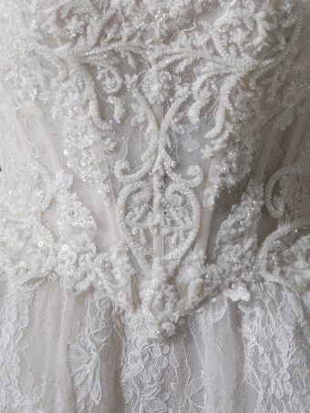 Privee by Pronovias  Eliare #5 vertical cropped thumbnail