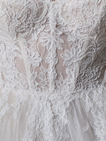 Privee by Pronovias  Eliare #4 vertical cropped thumbnail