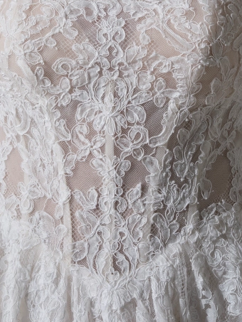 Privee by Pronovias  Uxelor #2 vertical cropped thumbnail
