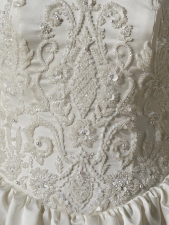 Privee by Pronovias  Zarelia #2 vertical cropped thumbnail