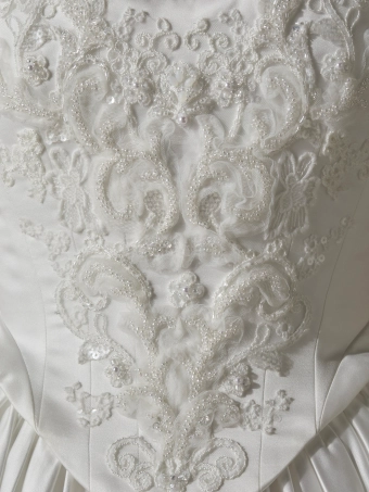 Privee by Pronovias  Zelinea #2 vertical cropped thumbnail