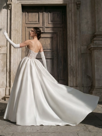 Privee by Pronovias  Zyvorin #1 default backface vertical thumbnail