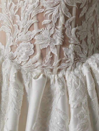 Privee by Pronovias  Zyvorin #2 vertical cropped thumbnail