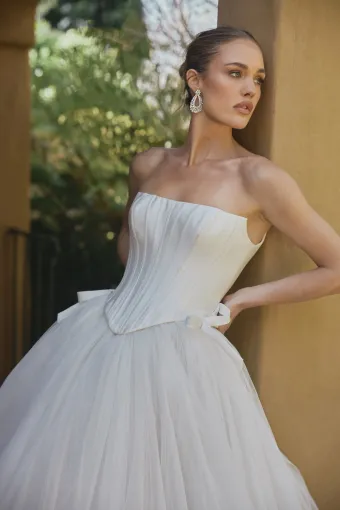 Steven Khalil Ellie #4 frontface vertical cropped thumbnail