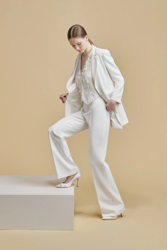Antonio Riva Milano Suit #0 default frontface vertical thumbnail