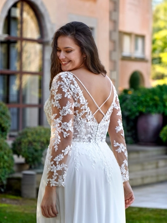 White One  Charopia #2 backface vertical cropped thumbnail