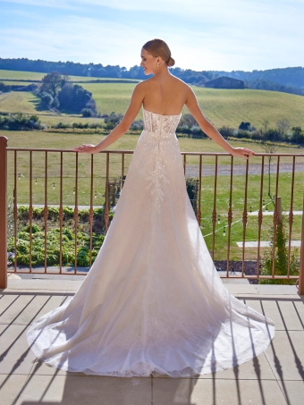 White One  Fucus #1 default backface vertical thumbnail