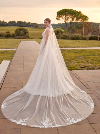 White One  Lirea #1 backface vertical thumbnail