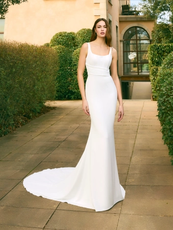 White One  Pallasene #0 default frontface vertical thumbnail