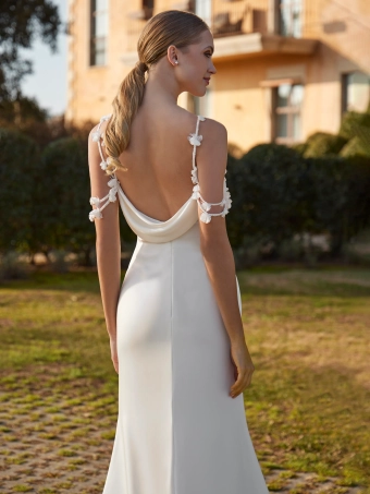 White One  Vereni #2 backface vertical cropped thumbnail