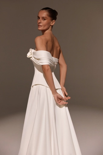 Elly Bride Nola #4 backface vertical cropped thumbnail