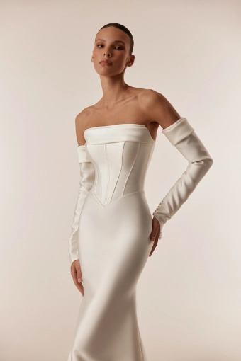 Elly Bride Vega #2 frontface vertical cropped thumbnail