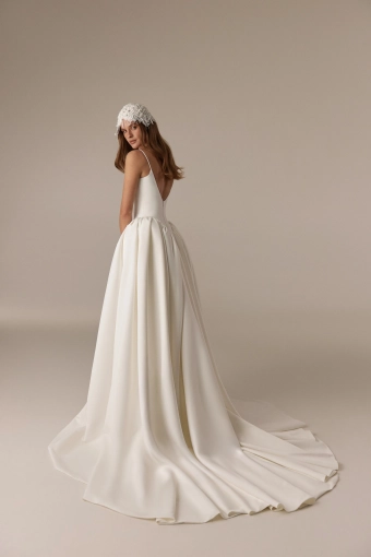 Elly Bride Lara #1 default backface vertical thumbnail