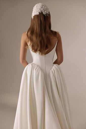 Elly Bride Lara #4 backface vertical cropped thumbnail